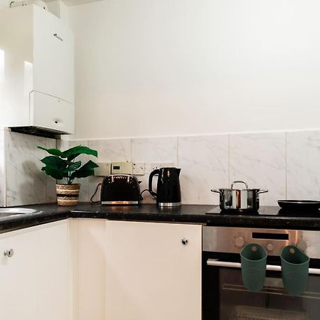 Cosy Decorated Flat In Tonbridge Apartman Kültér fotó